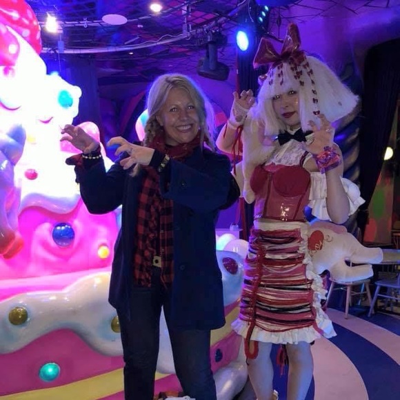 Meet your Posher, Gina - Picture 2 of 16